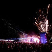 e428f3ee9df15acc_FAC51_The_Haçienda_at_Wollaton_Hall_-_Nottingham.jpg (2)