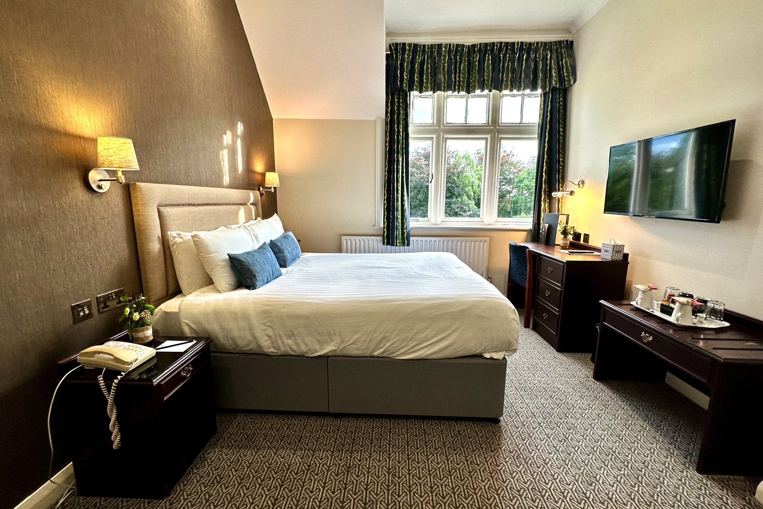venue-bestwood-lodge-hotel.jpg