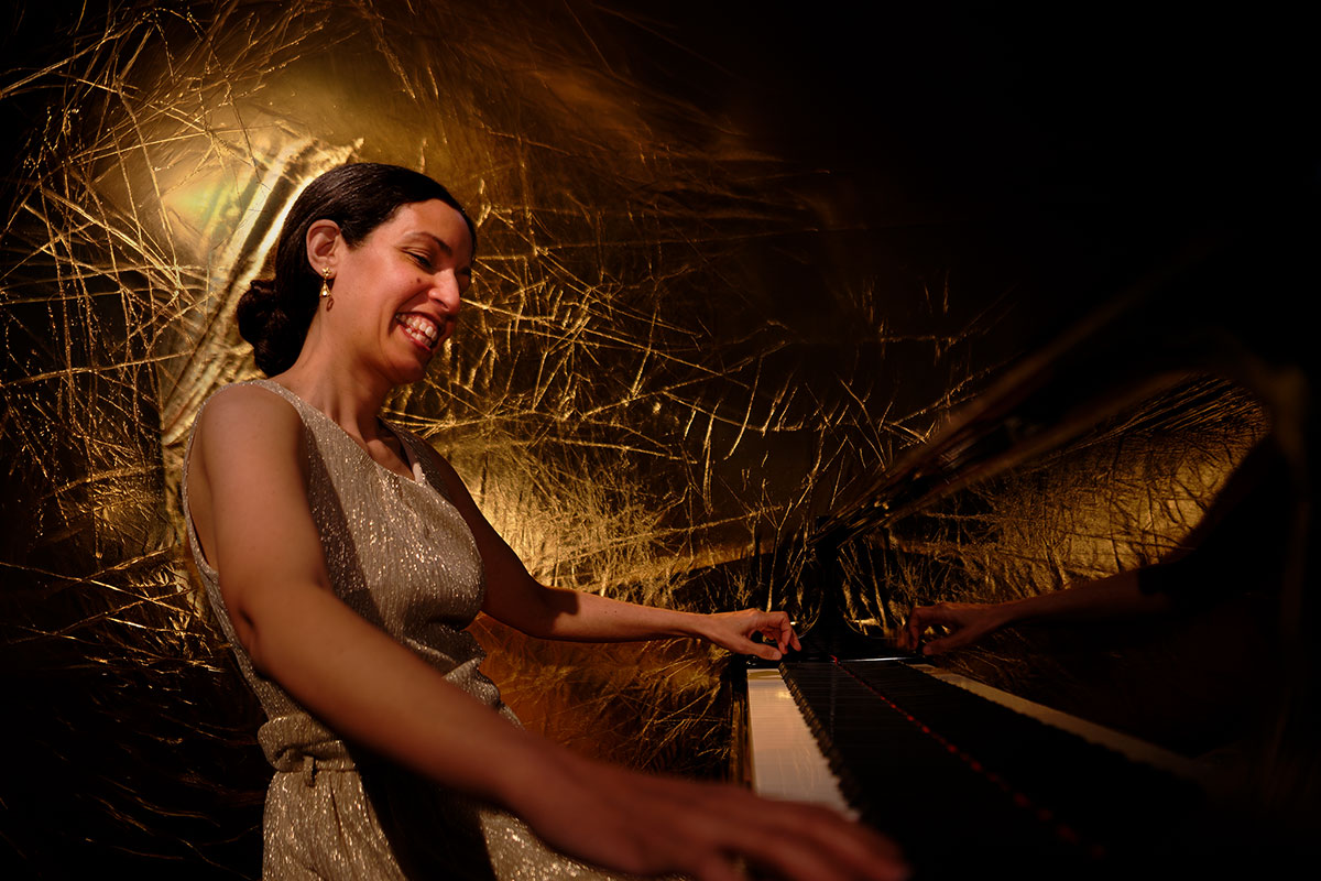 12.10-Zoe-Rahman-Trio-114492.jpg