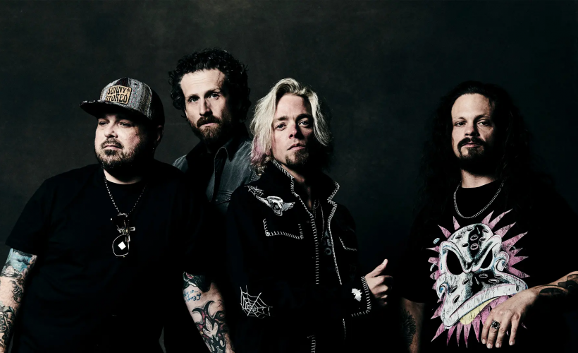 aeb08836a56f9481_Black_Stone_Cherry.png