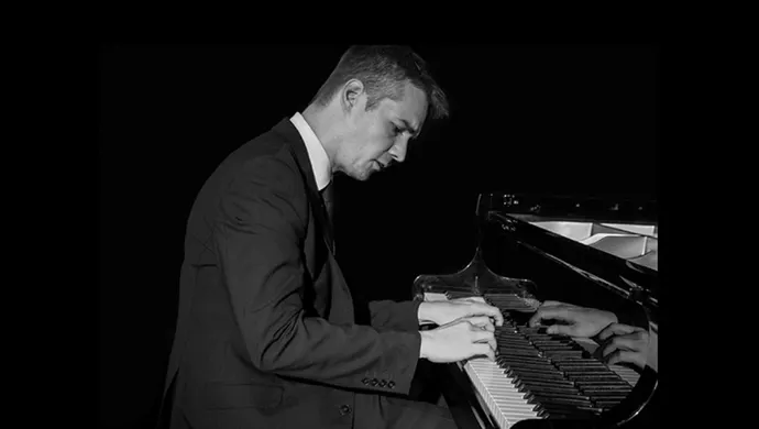 b9fd914df6f9084a_Sunday_Piano_Series__Daniel_Lebhardt.webp