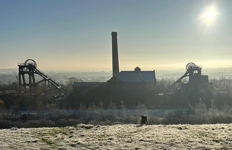 PleasleyPitBanner-114358.jpg