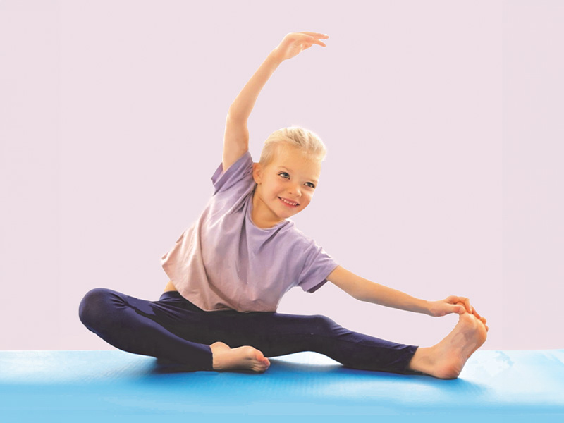 Family Yoga-114354.jpg