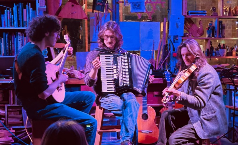 30e297d63f1c51c1_Beginner_&_Intermediate_Folk_Workshop.jpg