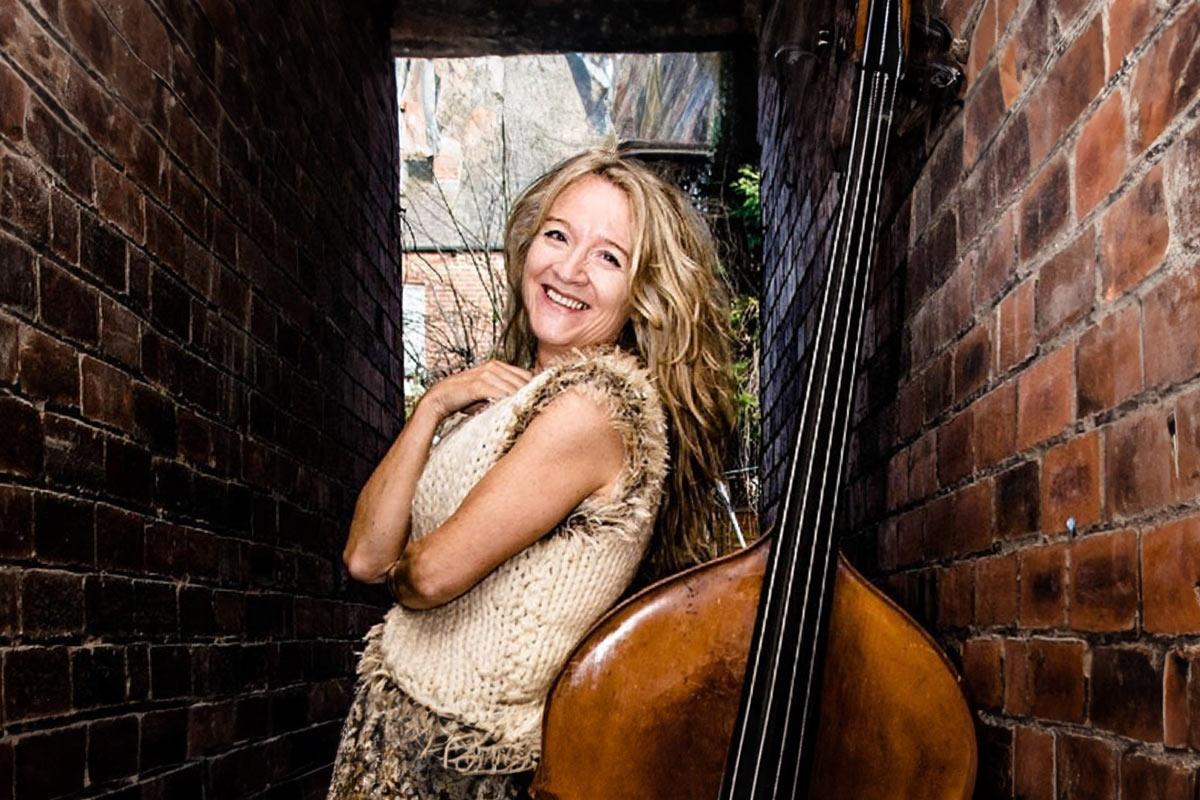 eda42be6c49e7e98_The_Nicola_Farnon_Trio_[Jazz_Swing].jpg