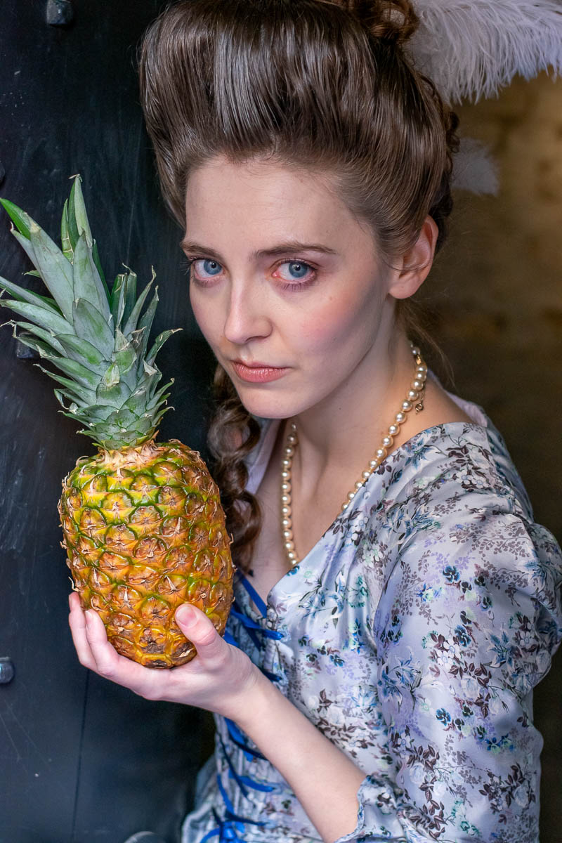 Evie door 1  wb auto pineapple-114321.jpg