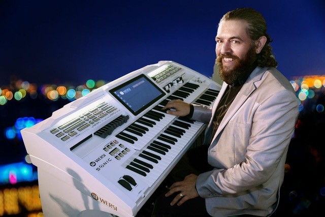 047e2cf48ac83a27_Nottingham_Organ_Society-_Brett_Wales_(Cabaret_Sea.jpg