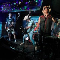 f43dd57ba00ea148_The_Outriders_-_Live_@_Billy's.jpg